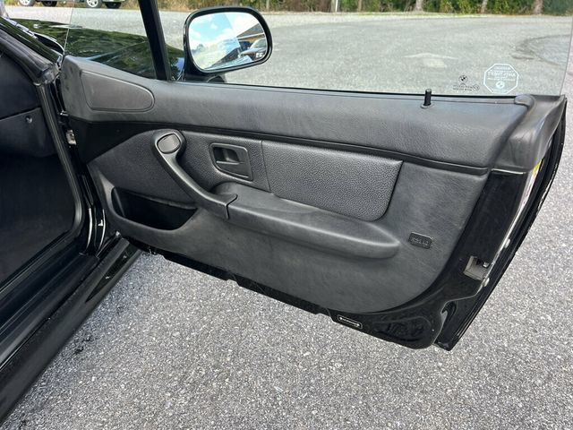1999 BMW Z3 Convertible 5-speed manual - 23065777 - 10