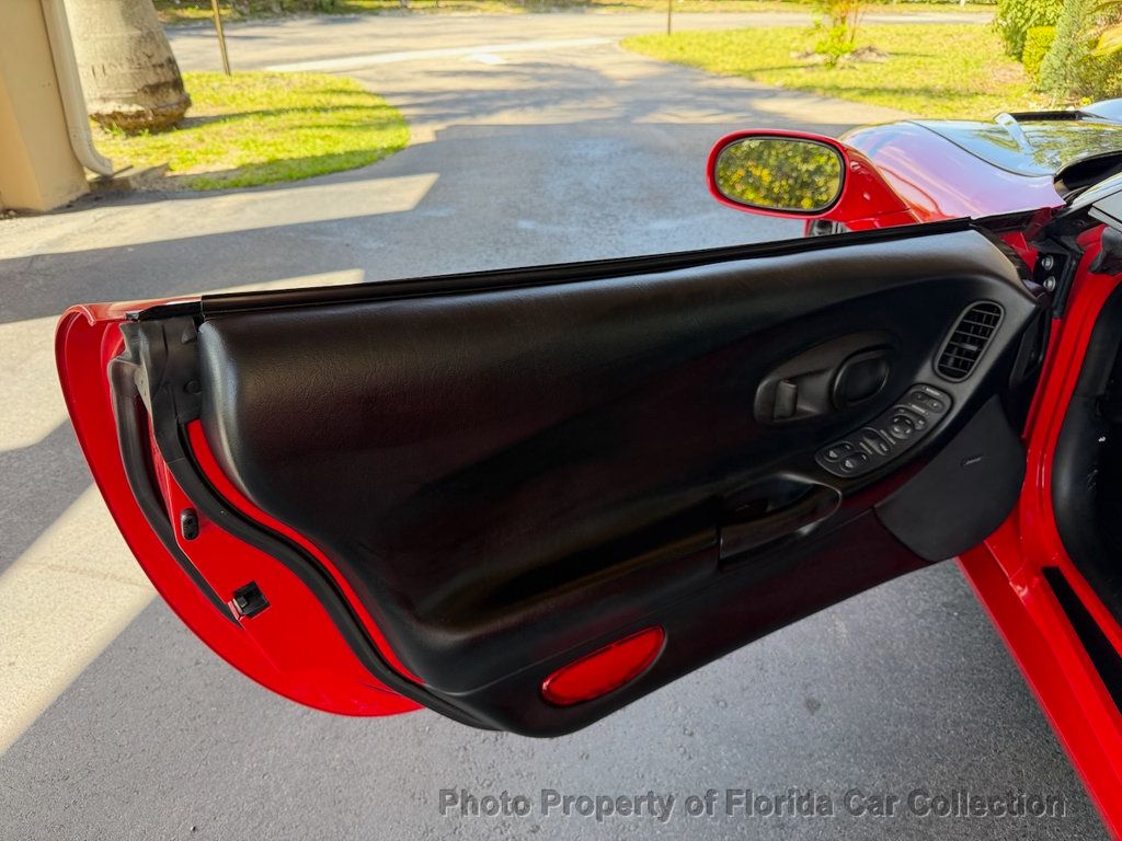 1999 Chevrolet Corvette Coupe Targa Roof - 22995753 - 44