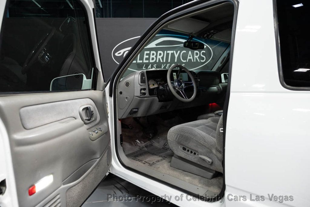 1999 Chevrolet Tahoe Supercharged, restored, barn doors, excellent condition, lowered - 23090623 - 19