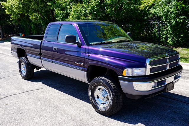1999 Dodge Ram 2500 *Laramie SLT* *Quad Cab* *4x4* *5.9L Turbo Diesel* 5-Spd Manual* - 23035356 - 3