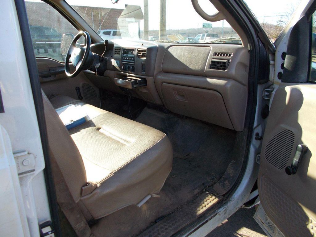 1999 Ford Super Duty F-450 Base Trim - 11828705 - 5