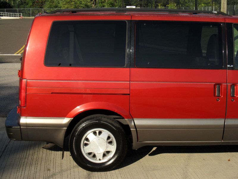 1999 Gmc Safari Passenger photo 11