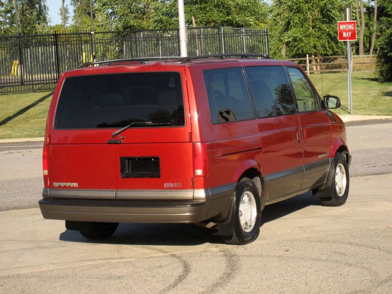 1999 Gmc Safari Passenger photo 12