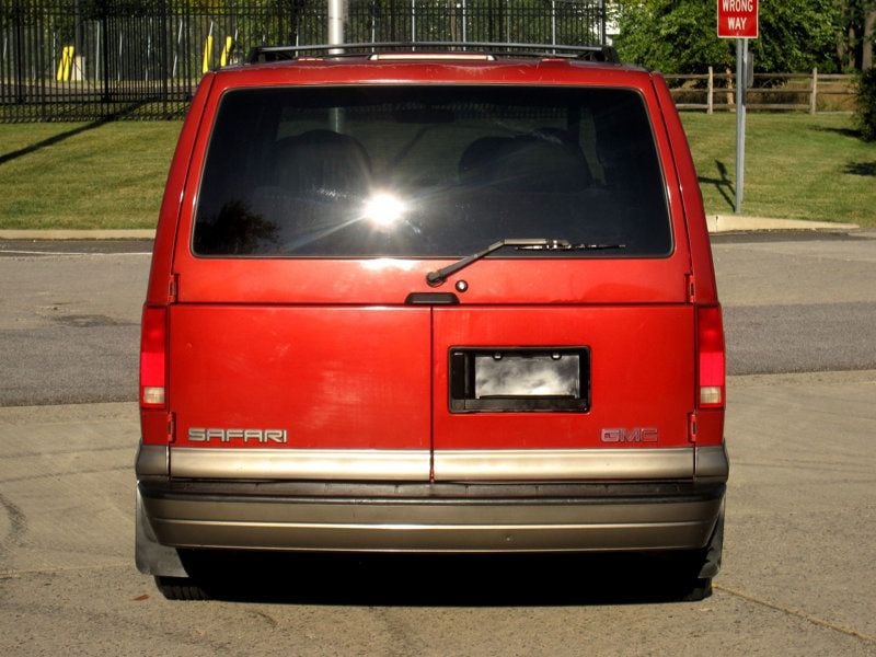 1999 Gmc Safari Passenger photo 14