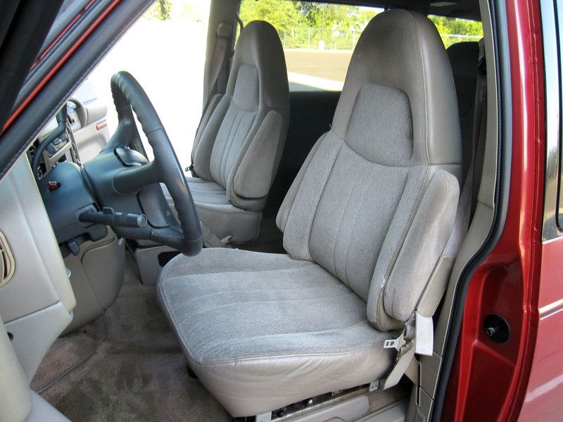 1999 Gmc Safari Passenger photo 19