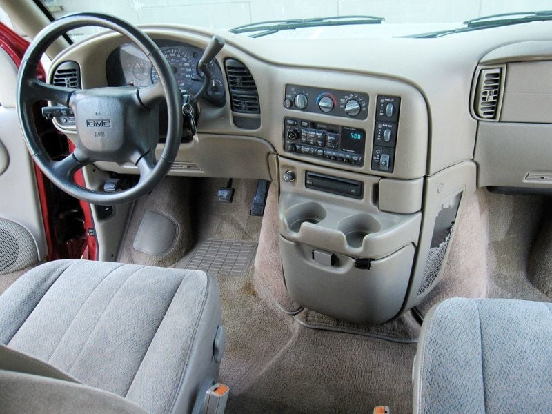1999 Gmc Safari Passenger photo 22