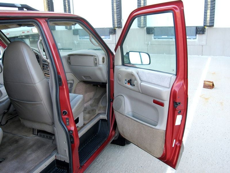 1999 Gmc Safari Passenger photo 24