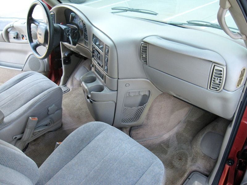 1999 Gmc Safari Passenger photo 27