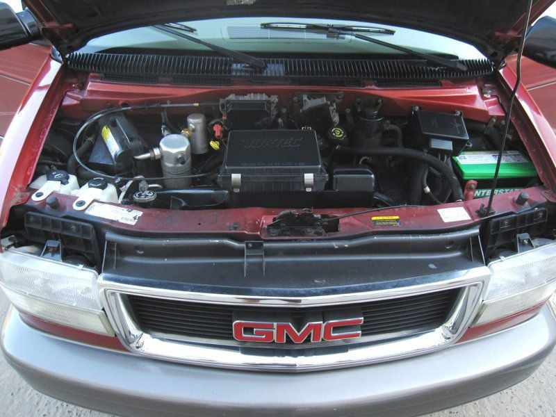 1999 Gmc Safari Passenger photo 35