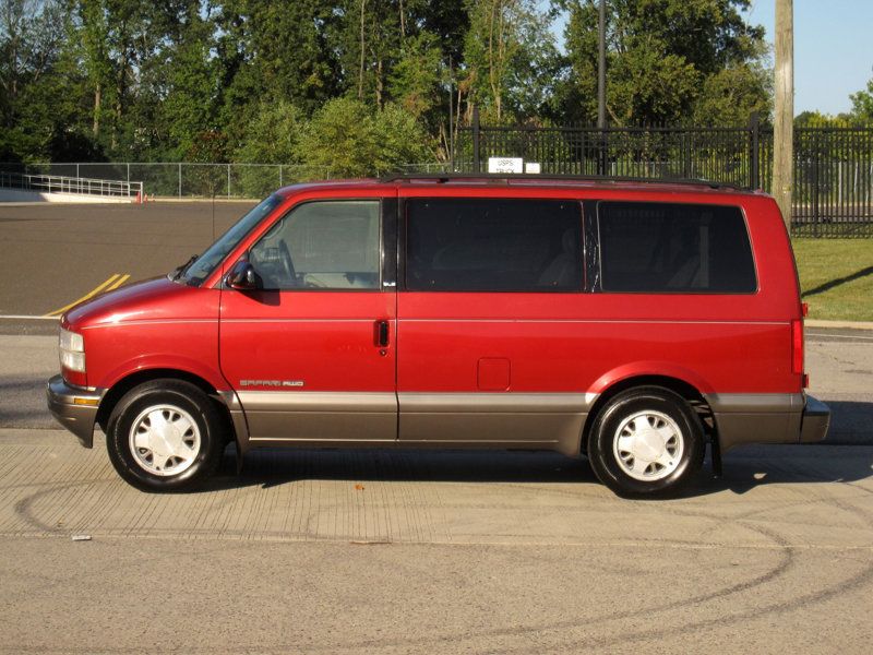 1999 Gmc Safari Passenger photo 6