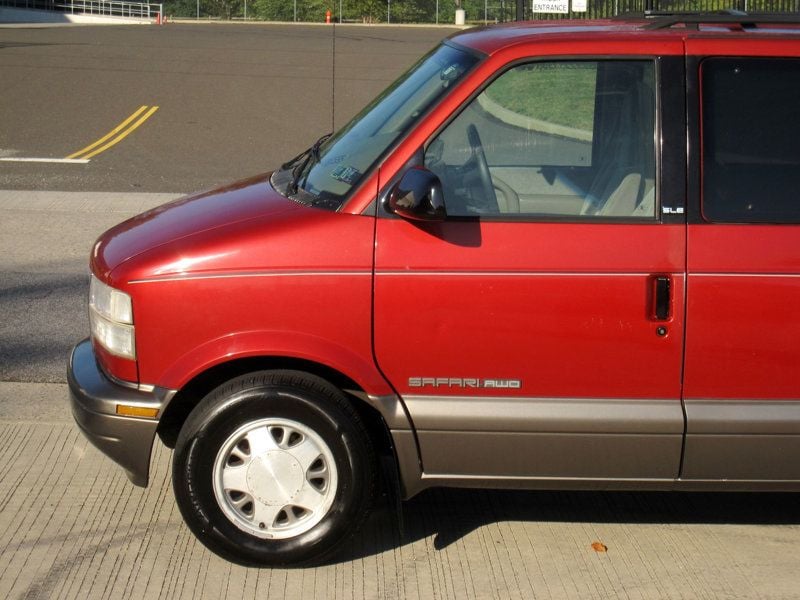 1999 Gmc Safari Passenger photo 7