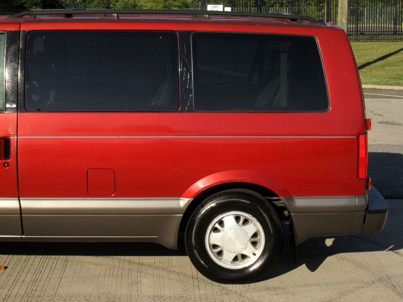 1999 Gmc Safari Passenger photo 8