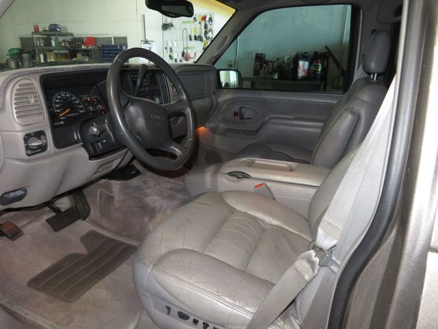 1999 GMC Suburban SUBUBAN 4X4 2500 CLEAN VERY LOW MILES 454 MOTOR WOW FACTOR - 22806209 - 17