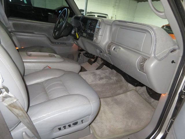 1999 GMC Suburban SUBUBAN 4X4 2500 CLEAN VERY LOW MILES 454 MOTOR WOW FACTOR - 22806209 - 33