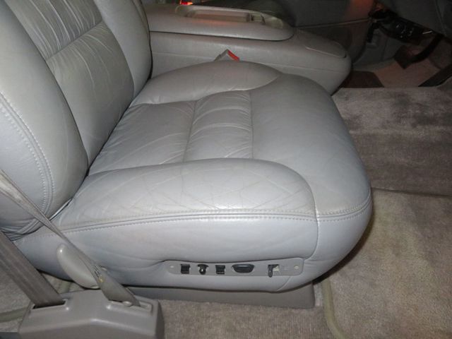 1999 GMC Suburban SUBUBAN 4X4 2500 CLEAN VERY LOW MILES 454 MOTOR WOW FACTOR - 22806209 - 34