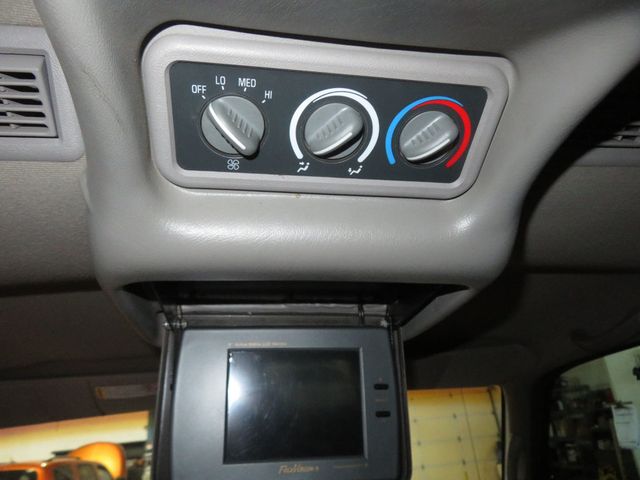 1999 GMC Suburban SUBUBAN 4X4 2500 CLEAN VERY LOW MILES 454 MOTOR WOW FACTOR - 22806209 - 37