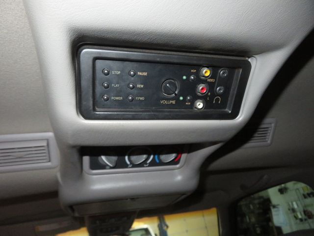 1999 GMC Suburban SUBUBAN 4X4 2500 CLEAN VERY LOW MILES 454 MOTOR WOW FACTOR - 22806209 - 38