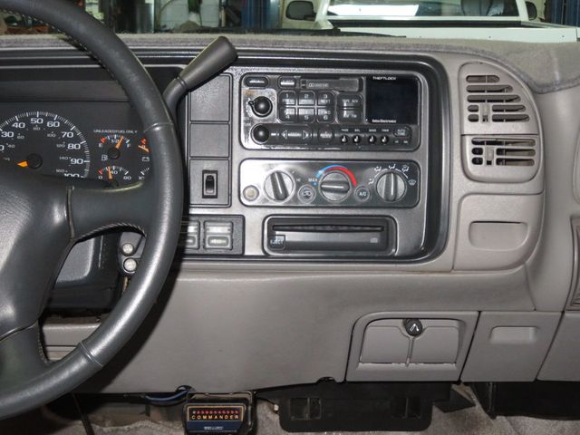 1999 GMC Suburban SUBUBAN 4X4 2500 CLEAN VERY LOW MILES 454 MOTOR WOW FACTOR - 22806209 - 41