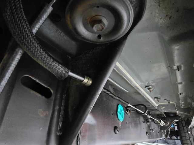 1999 GMC Yukon SLE - 1 OWNER - ZERO RUST - CLEAN CARFAX - 23094466 - 34