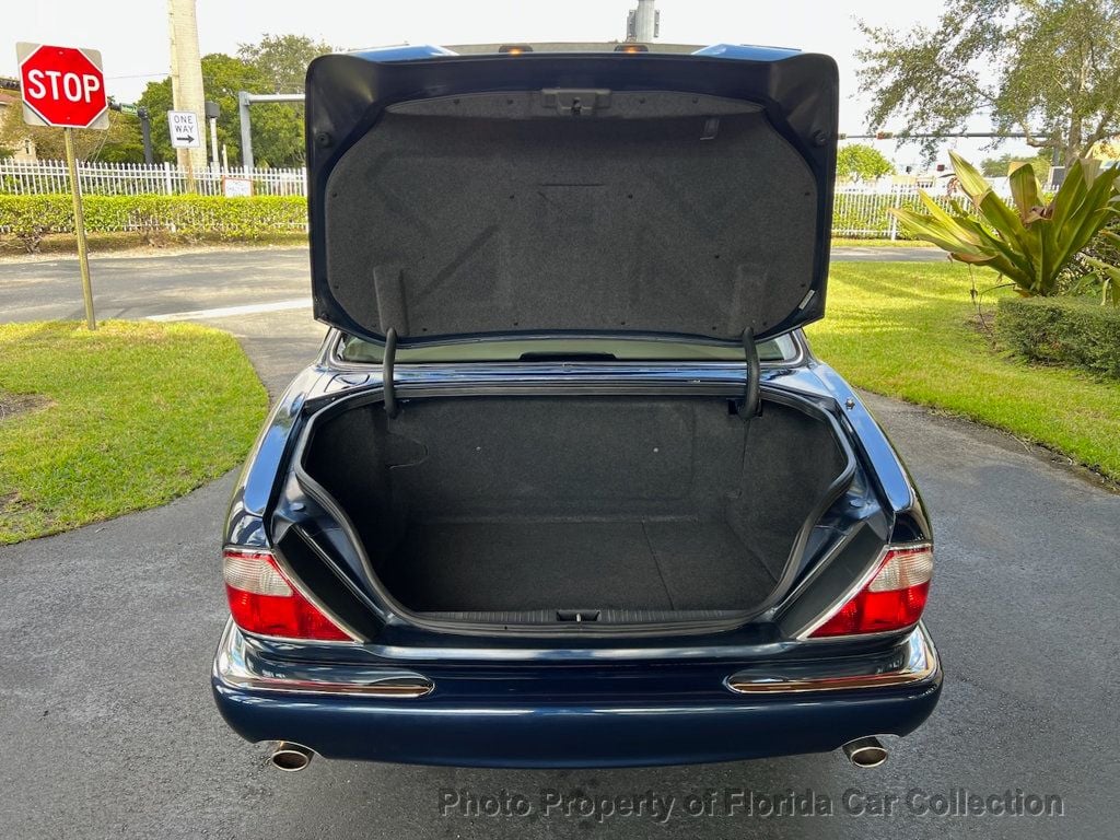 1999 Jaguar XJ XJ8L Long Wheelbase Sedan - 22641156 - 92