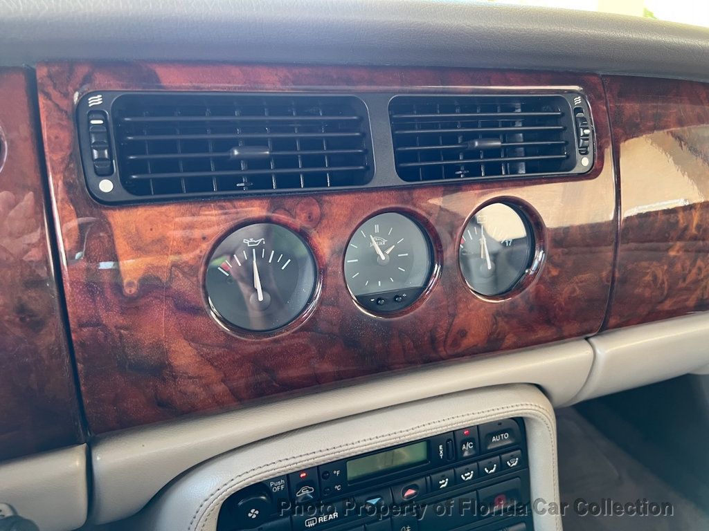 1999 Jaguar XK8 Convertible 4.0L  - 22891674 - 39