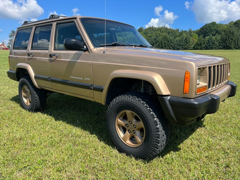 1999 Jeep Cherokee Lifted XJ 4x4 Box Cherokee RUST FREE! - 22535875 - 0