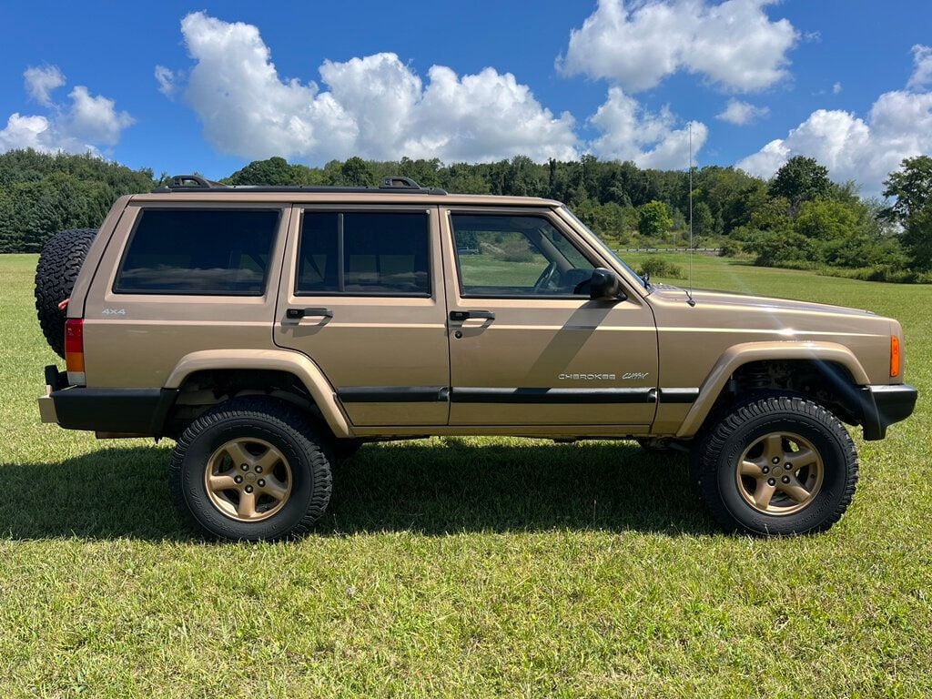 1999 Jeep Cherokee Lifted XJ 4x4 Box Cherokee RUST FREE! - 22535875 - 1