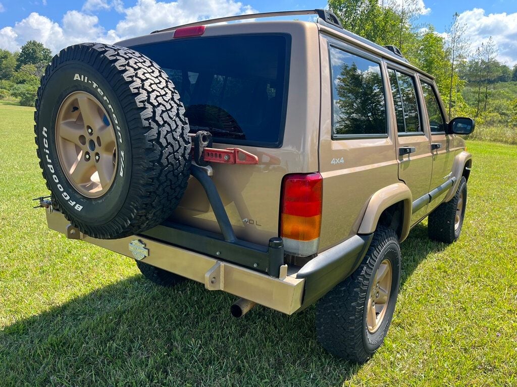 1999 Jeep Cherokee Lifted XJ 4x4 Box Cherokee RUST FREE! - 22535875 - 2