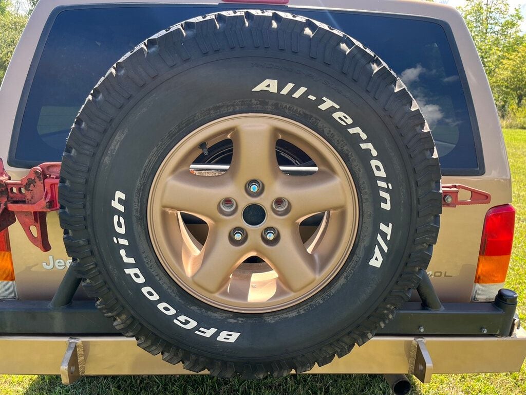 1999 Jeep Cherokee Lifted XJ 4x4 Box Cherokee RUST FREE! - 22535875 - 67