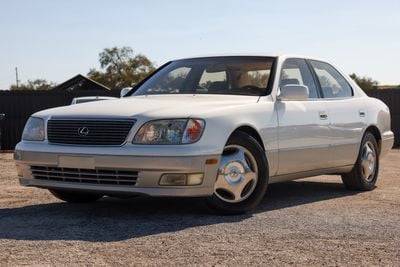 1999 Lexus LS 400 Luxury Sdn