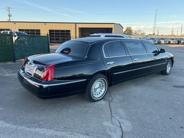 1999 Lincoln Town Car 4dr Sedan Executive - 22946391 - 3