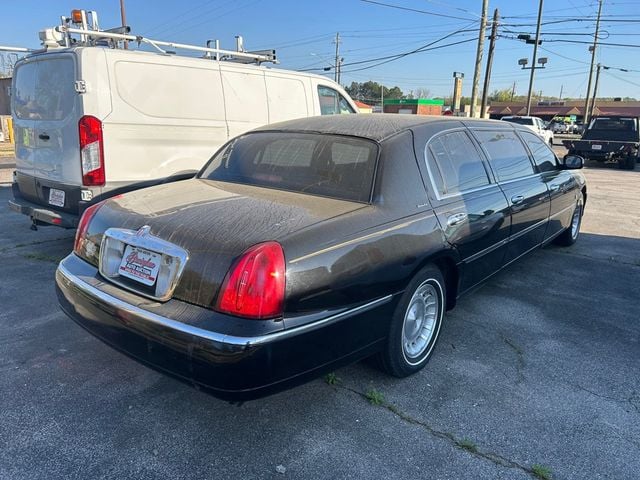 1999 Lincoln Town Car 4dr Sedan Executive - 22990477 - 3