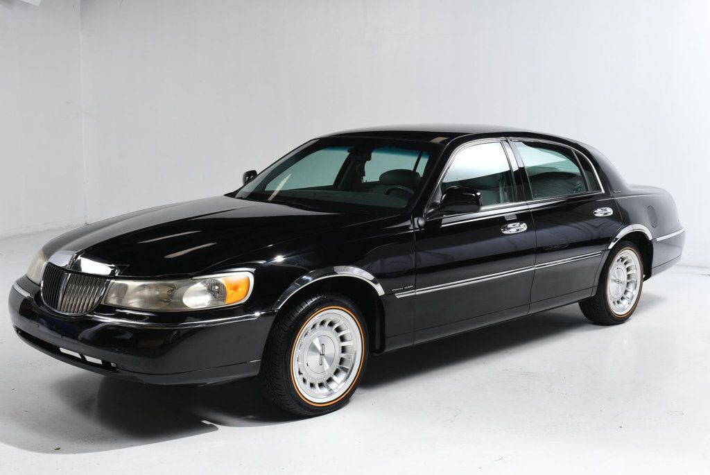 1999 Lincoln Town Car 4dr Sedan Executive - 22512005 - 1