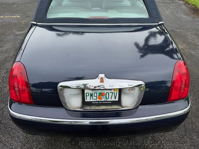 1999 Lincoln Town Car Signature Premium Sedan - 23085990 - 17