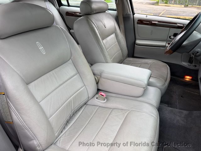 1999 Lincoln Town Car Signature Premium Sedan - 23085990 - 29