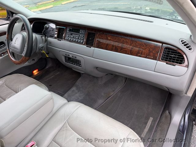 1999 Lincoln Town Car Signature Premium Sedan - 23085990 - 31