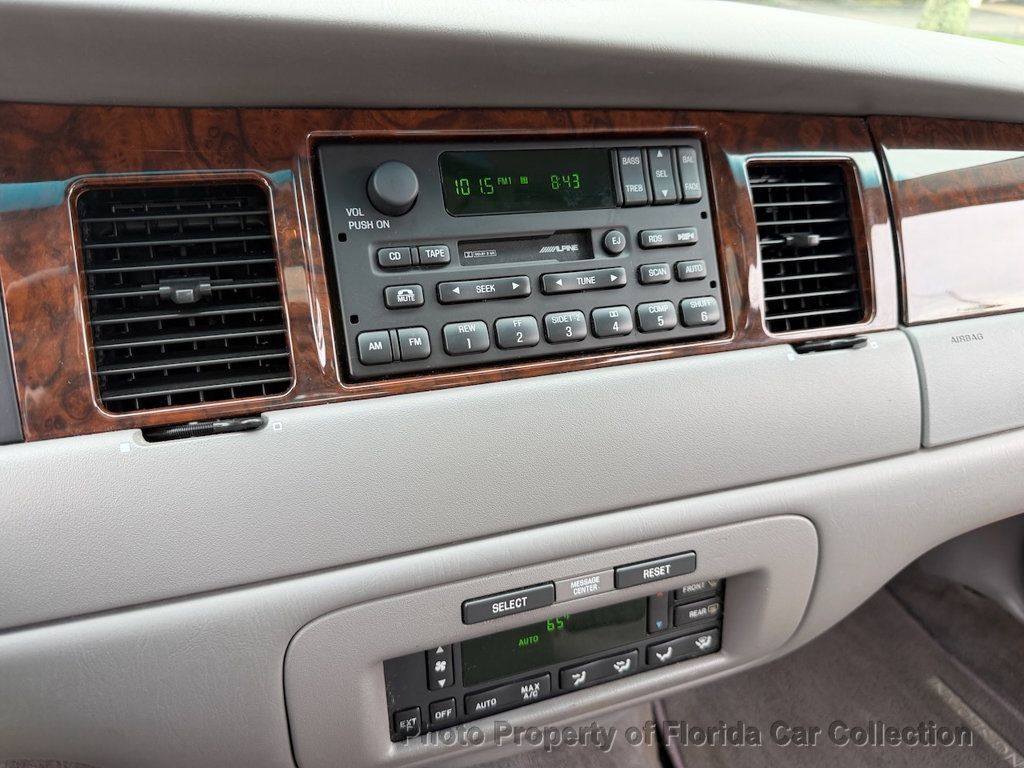 1999 Lincoln Town Car Signature Premium Sedan - 23085990 - 40