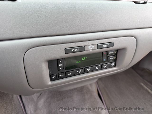 1999 Lincoln Town Car Signature Premium Sedan - 23085990 - 42
