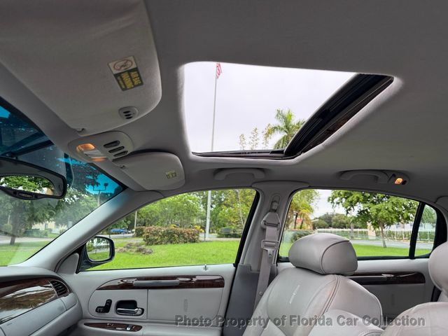 1999 Lincoln Town Car Signature Premium Sedan - 23085990 - 48