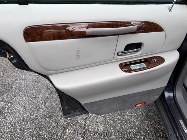 1999 Lincoln Town Car Signature Premium Sedan - 23085990 - 52