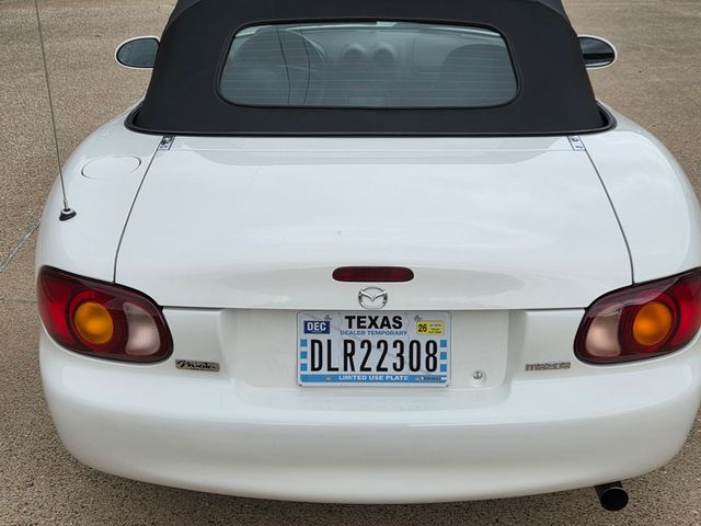 1999 Mazda MX-5 Miata 2dr Convertible Automatic - 22942294 - 24