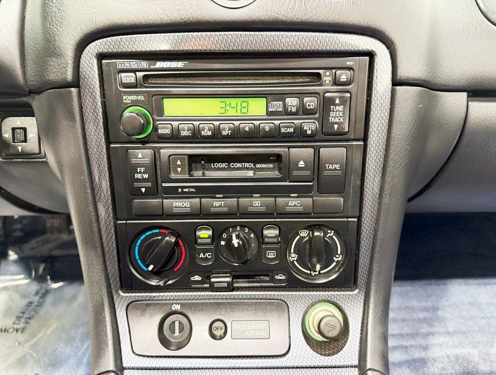 1999 Mazda MX-5 Miata Miata photo 13