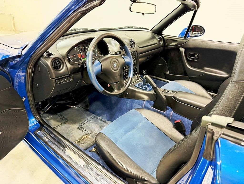 1999 Mazda MX-5 Miata Miata photo 16