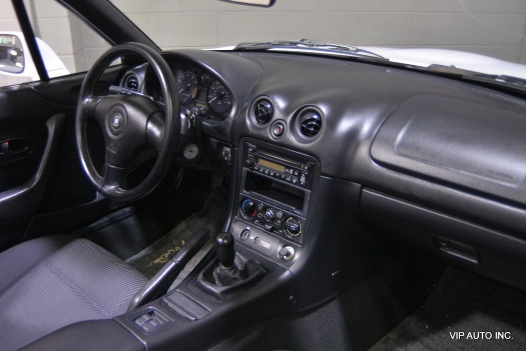 1999 Mazda MX-5 Miata 2dr Convertible Manual - 22580163 - 33