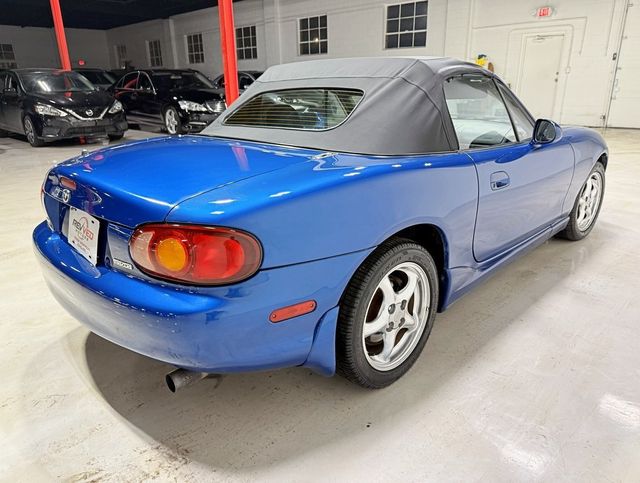 1999 Mazda MX-5 Miata 2dr Convertible Touring Pkg Manual - 22947495 - 16