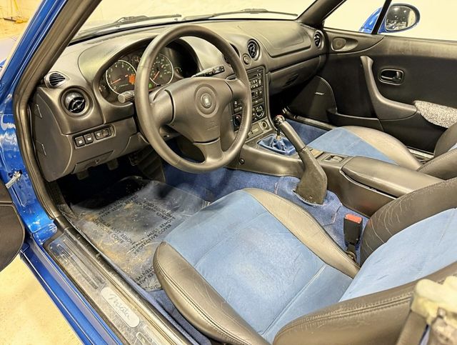 1999 Mazda MX-5 Miata 2dr Convertible Touring Pkg Manual - 22947495 - 27