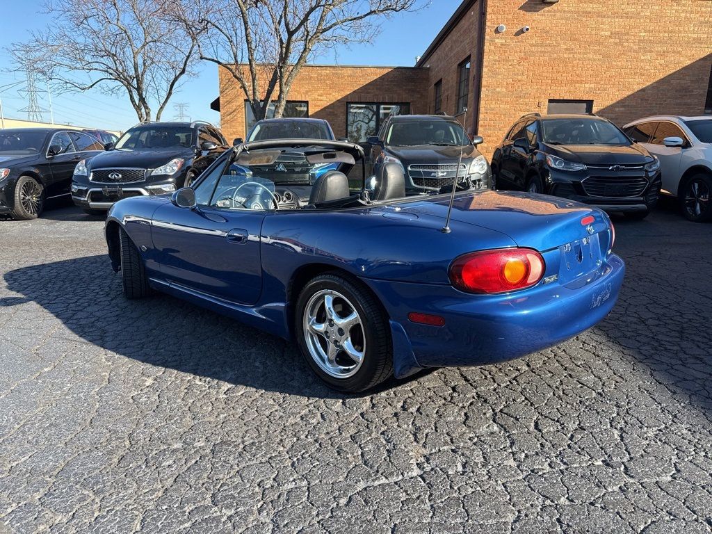 1999 Mazda MX-5 Miata 2dr Convertible Touring Pkg Manual - 22947495 - 4