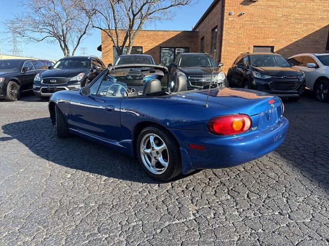 1999 Mazda MX-5 Miata 2dr Convertible Touring Pkg Manual - 22947495 - 4