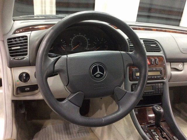 1999 Mercedes-Benz CLK CLK320 2dr Cabriolet 3.2L - 22793794 - 13