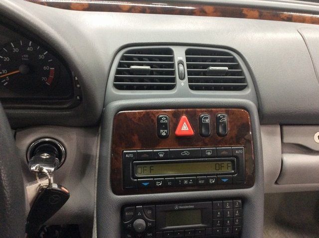 1999 Mercedes-Benz CLK CLK320 2dr Cabriolet 3.2L - 22793794 - 17